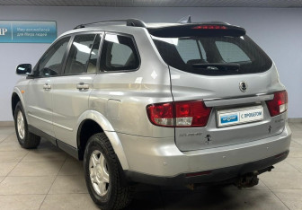 Подержанный автомобиль SsangYong Kyron 2008 года (7 фото)
