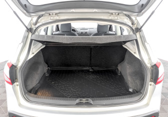 Подержанный автомобиль Nissan Qashqai 2012 года (10 фото)