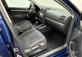 Подержанный автомобиль Volkswagen Jetta Sedan 2007 года (13 фото)