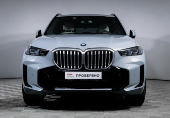 Подержанный автомобиль BMW X5 2025 года (2 фото)