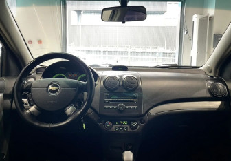 Подержанный автомобиль Chevrolet Aveo Sedan 2007 года (11 фото)