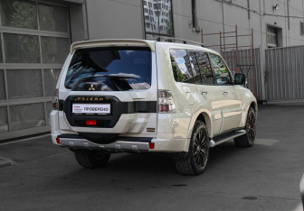 Подержанный автомобиль Mitsubishi Pajero 2019 года (4 фото)
