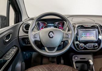 Подержанный автомобиль Renault Kaptur 2018 года (23 фото)