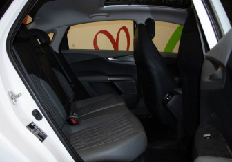 Подержанный автомобиль Changan Lamore 2023 года (25 фото)