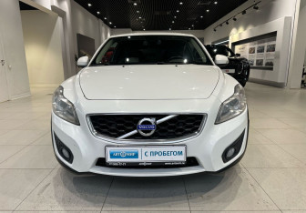 Подержанный автомобиль Volvo C30 2011 года (2 фото)
