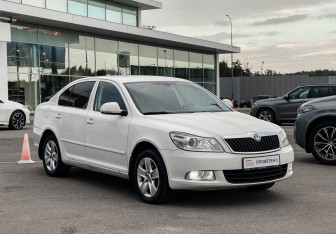 Подержанный автомобиль Skoda Octavia Liftback 2012 года (3 фото)