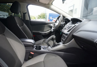 Подержанный автомобиль Ford Focus Hatchback 2012 года (11 фото)
