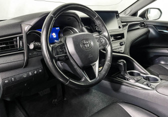Подержанный автомобиль Toyota Camry Sedan 2021 года (13 фото)