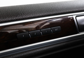 Подержанный автомобиль Volkswagen Touareg 2016 года (12 фото)