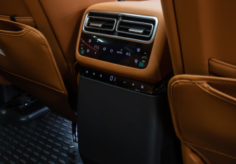 Подержанный автомобиль LiXiang L6 2025 года (20 фото)