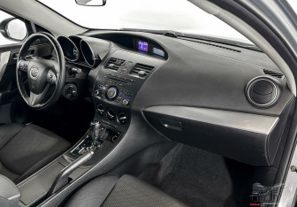 Подержанный автомобиль Mazda 3 Sedan 2012 года (7 фото)