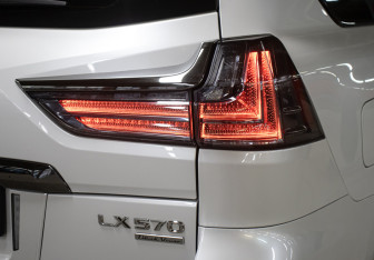 Подержанный автомобиль Lexus LX 2018 года (26 фото)