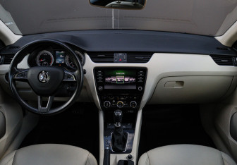 Подержанный автомобиль Skoda Octavia Wagon 2017 года (9 фото)
