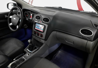Подержанный автомобиль Ford Focus Sedan 2009 года (9 фото)