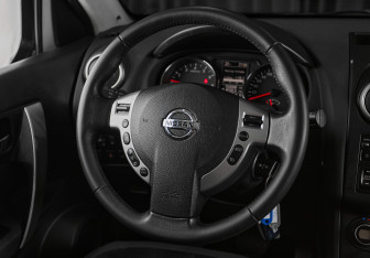 Подержанный автомобиль Nissan Qashqai 2010 года (11 фото)