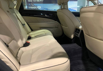 Подержанный автомобиль Hyundai Equus 2014 года (14 фото)