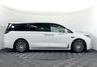 Подержанный автомобиль Voyah Dream 2025 года (4 фото)