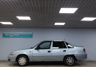 Подержанный автомобиль Daewoo Nexia Sedan 2012 года (8 фото)