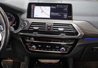 Подержанный автомобиль BMW X3 2019 года (15 фото)