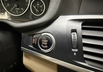Подержанный автомобиль BMW X3 2013 года (16 фото)