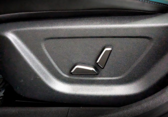Подержанный автомобиль Geely Emgrand 2023 года (22 фото)