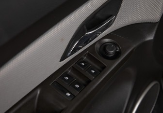 Подержанный автомобиль Chevrolet Cruze Sedan 2014 года (8 фото)