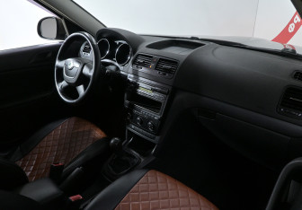 Подержанный автомобиль Skoda Yeti 2011 года (9 фото)