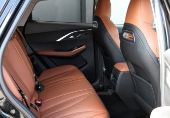 Подержанный автомобиль Omoda C5 2023 года (12 фото)