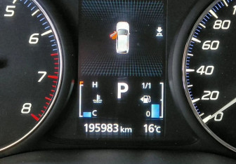 Подержанный автомобиль Mitsubishi Outlander 2018 года (12 фото)