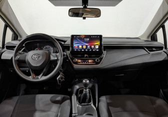 Подержанный автомобиль Toyota Corolla Sedan 2019 года (14 фото)