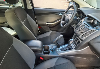 Подержанный автомобиль Ford Focus Wagon 2013 года (11 фото)