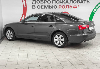 Подержанный автомобиль Audi A6 Sedan 2011 года (6 фото)
