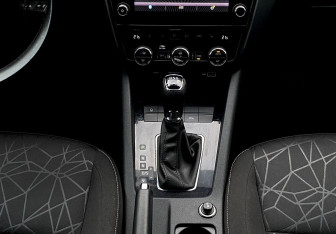 Подержанный автомобиль Skoda Octavia Liftback 2019 года (13 фото)