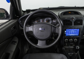 Подержанный автомобиль Nissan Almera Classic 2012 года (11 фото)