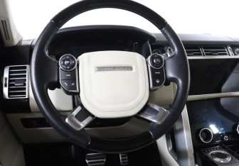 Подержанный автомобиль Land Rover Range Rover 2013 года (18 фото)