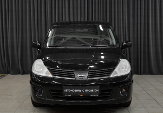 Подержанный автомобиль Nissan Tiida Hatchback 2007 года (2 фото)