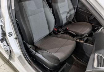 Подержанный автомобиль Hyundai Solaris Sedan 2022 года (23 фото)
