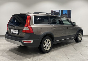 Подержанный автомобиль Volvo XC70 2008 года (5 фото)