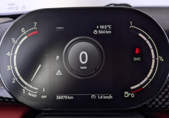 Подержанный автомобиль MINI Hatch 2020 года (16 фото)