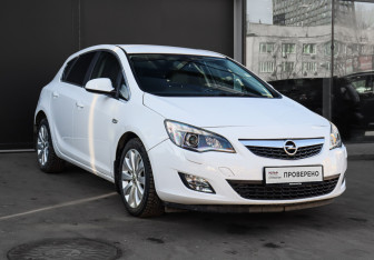 Подержанный автомобиль Opel Astra Hatchback 2010 года (3 фото)