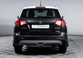 Подержанный автомобиль Suzuki Vitara 2016 года (6 фото)