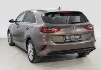 Подержанный автомобиль Kia Ceed Hatchback 2020 года (7 фото)
