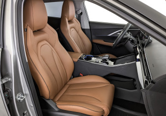Подержанный автомобиль Omoda C5 2024 года (23 фото)