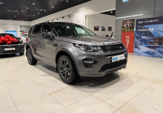 Подержанный автомобиль Land Rover Discovery Sport 2017 года (3 фото)
