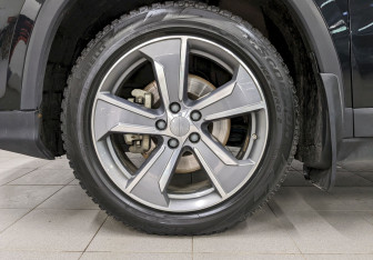 Подержанный автомобиль Geely Okavango 2024 года (20 фото)