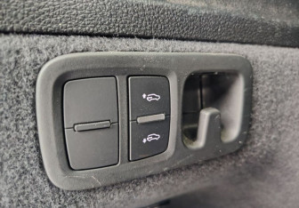 Подержанный автомобиль Audi Q7 2019 года (20 фото)