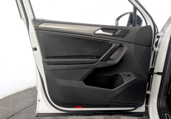 Подержанный автомобиль Volkswagen Tiguan 2019 года (19 фото)