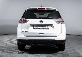 Подержанный автомобиль Nissan X-Trail 2016 года (6 фото)