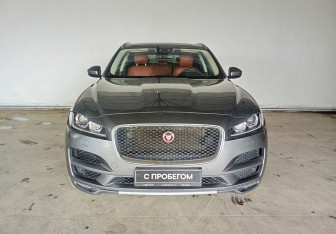 Подержанный автомобиль Jaguar F-Pace 2017 года (2 фото)