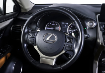 Подержанный автомобиль Lexus NX 2020 года (13 фото)